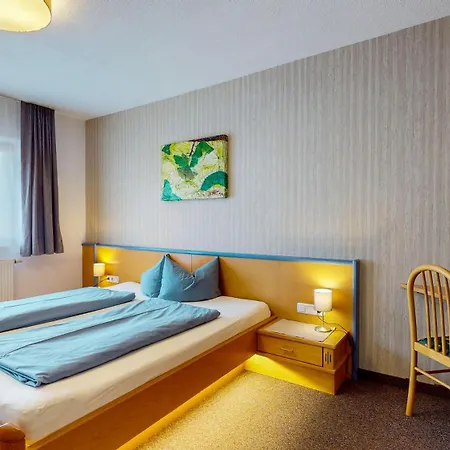 Cafe Heim בית הארחה